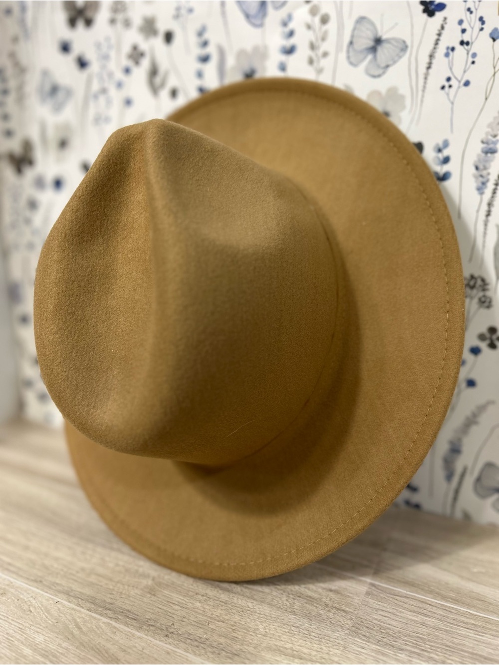 Tan Camel Fedora Hat Wide Brim 100% Polyester Unbranded 22 In
